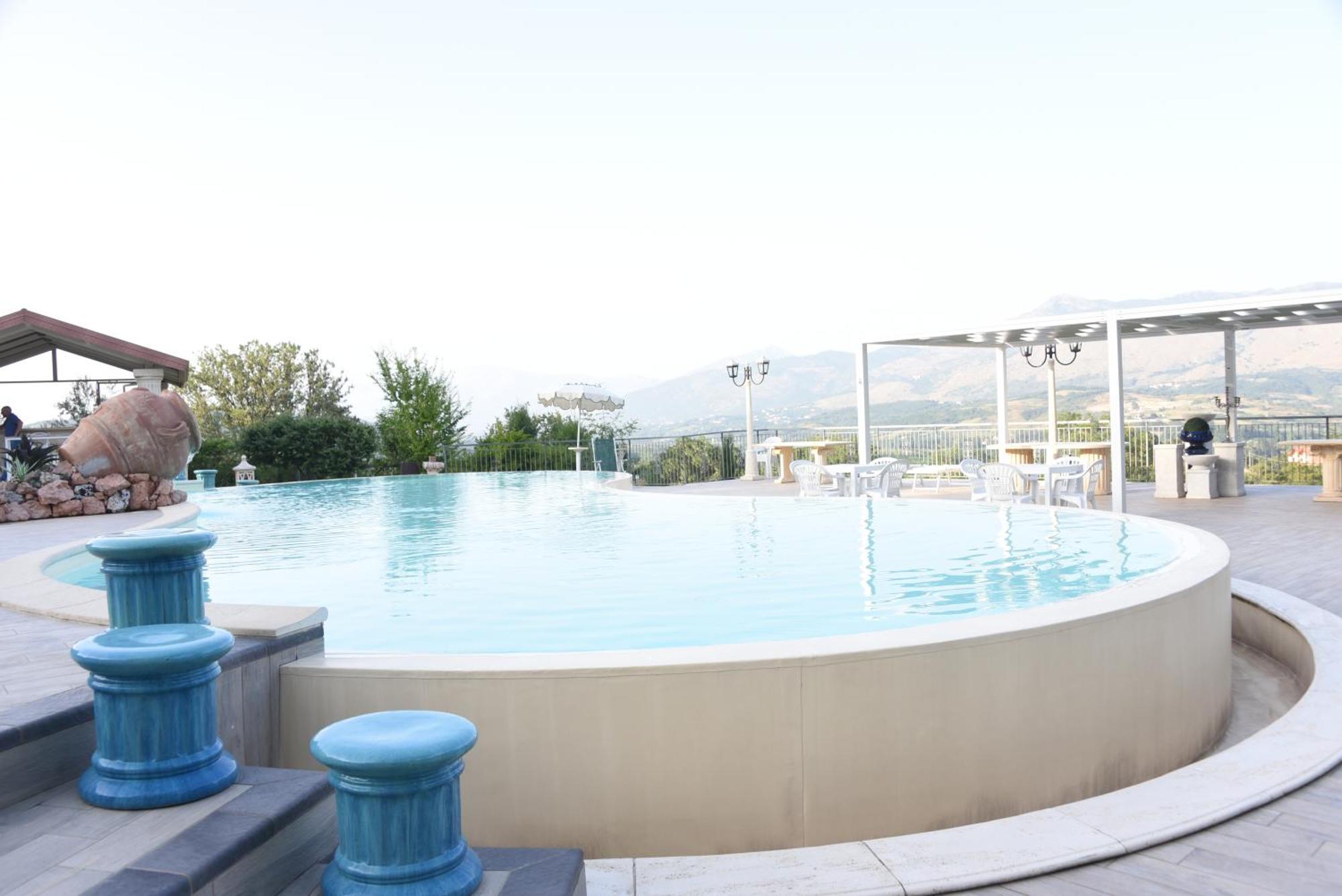 Bosco D'Olmi Country House Sant'Andrea del Garigliano Ngoại thất bức ảnh